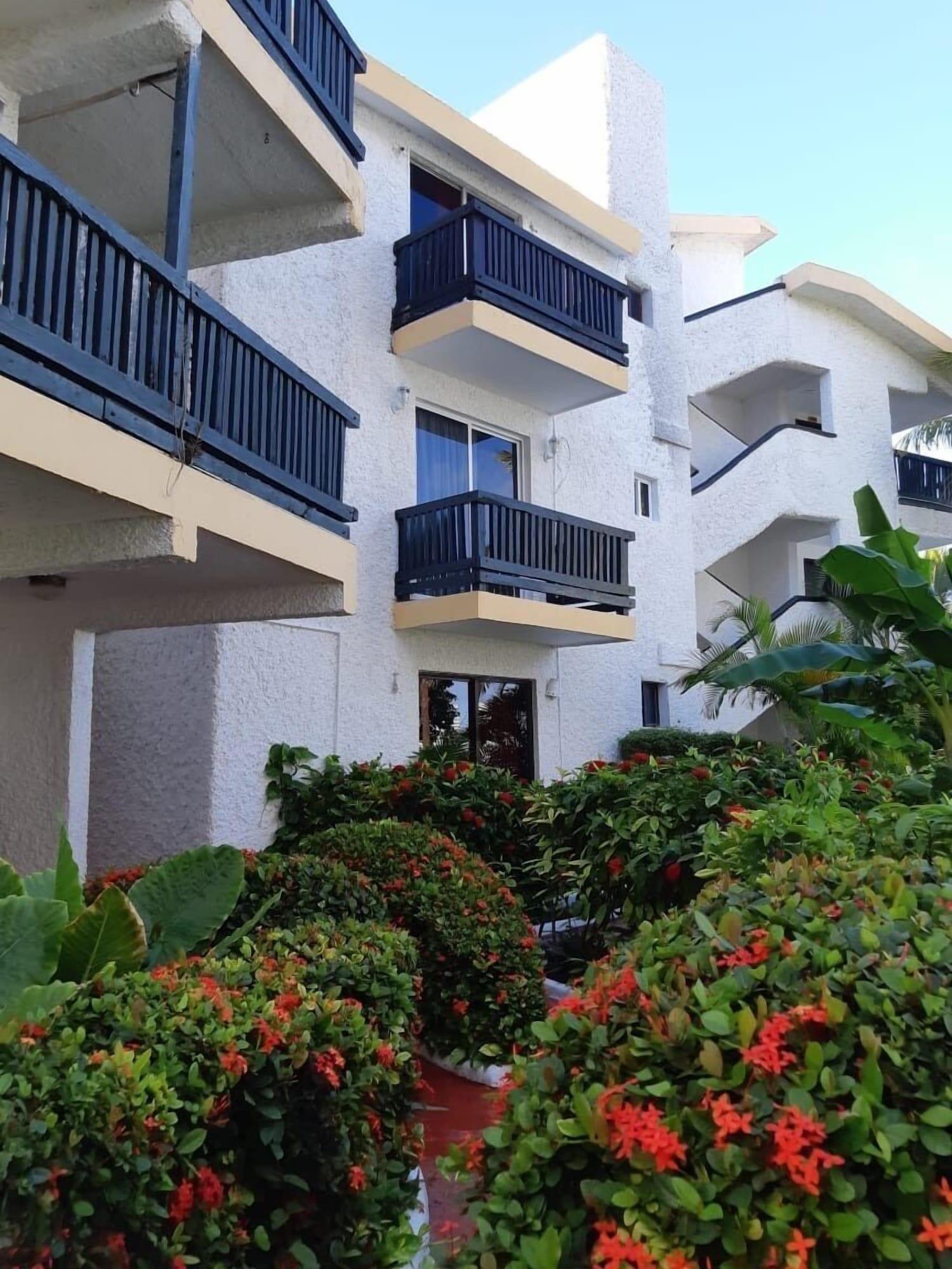 Hotel Imperial Laguna Faranda Cancun Exterior photo