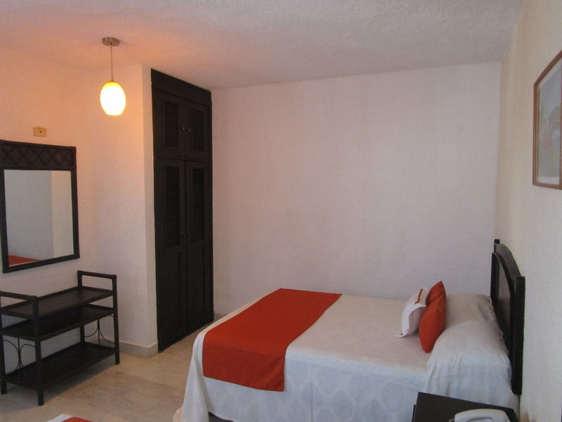 Hotel Imperial Laguna Faranda Cancun Exterior photo